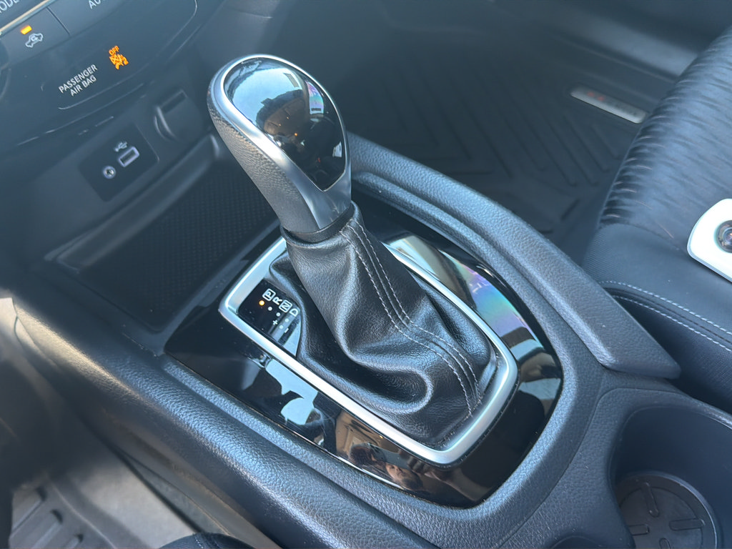 Used 2020 Nissan Rogue SV FWD image 44