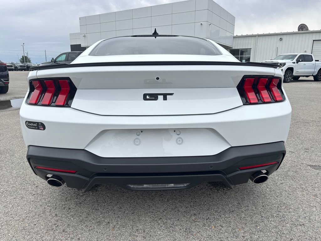 Used 2025 Ford Mustang GT RWD image 5