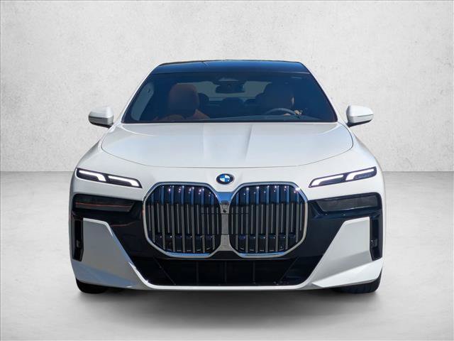 Used 2025 BMW 740i xDrive w/ Premium Package AWD/4WD image 5