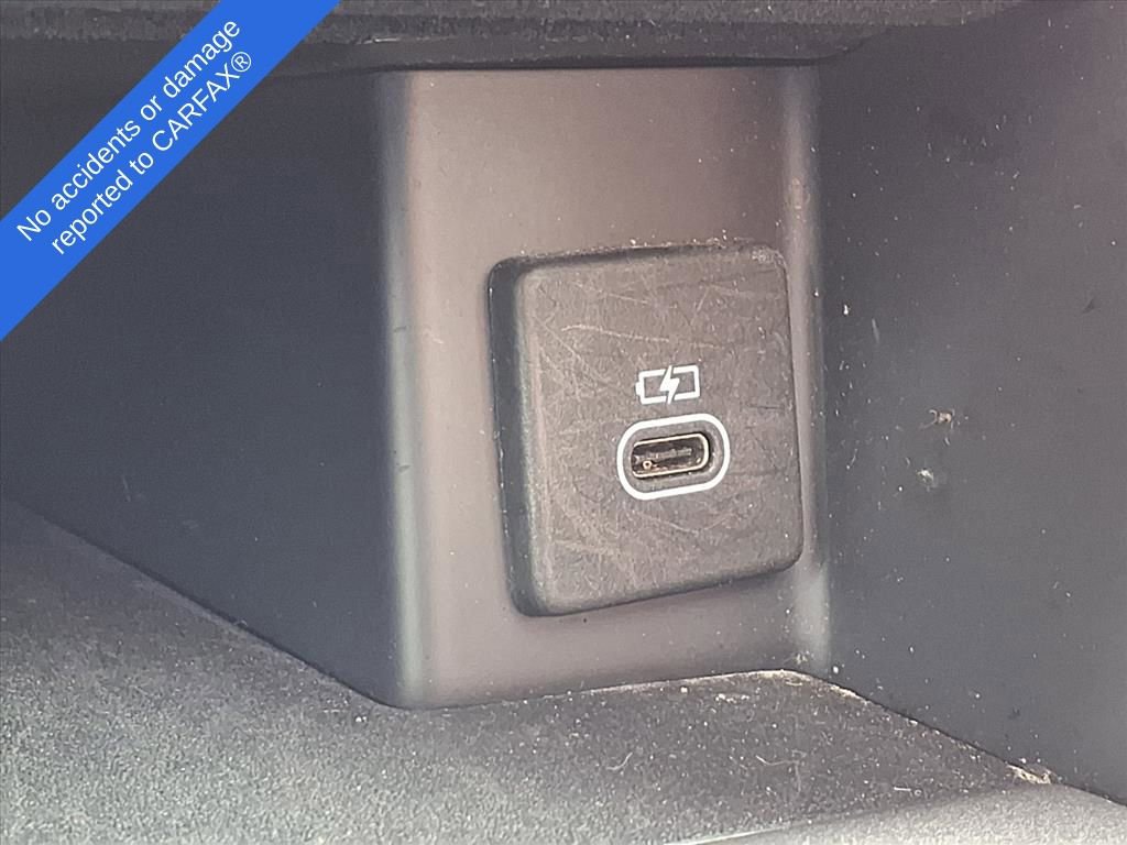 Used 2024 Land Rover Discovery S image 26