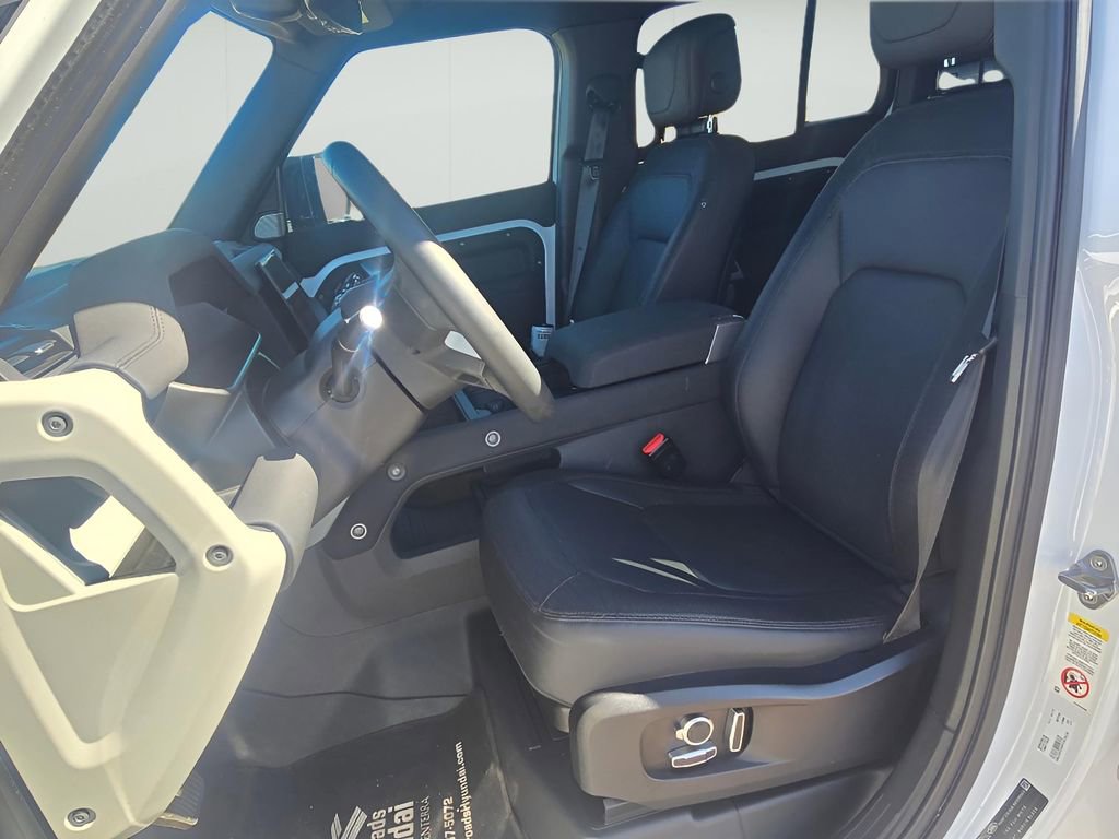 Used 2023 Land Rover Defender 130 X-Dynamic SE image 25