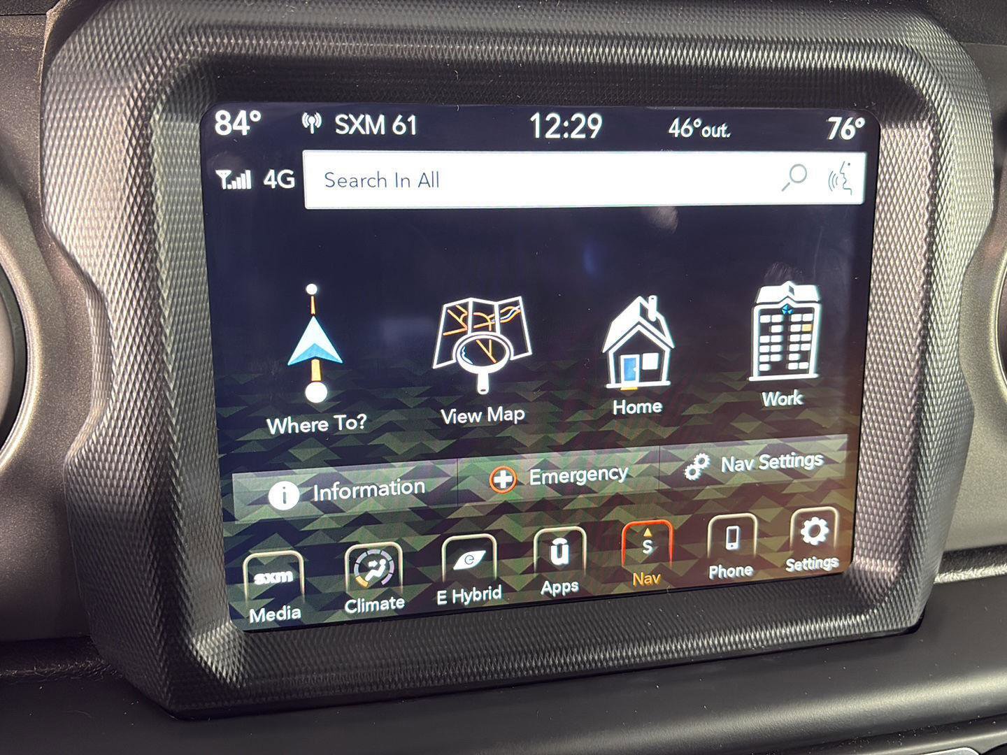 Used 2023 Jeep Wrangler Unlimited w/ Sun & Screen Package image 35