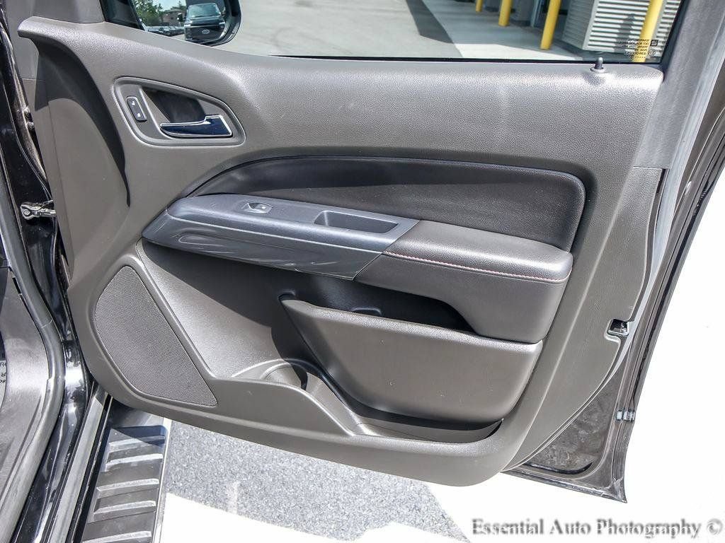 Used 2015 GMC Canyon SLE w/ All-Terrain Package AWD/4WD image 23