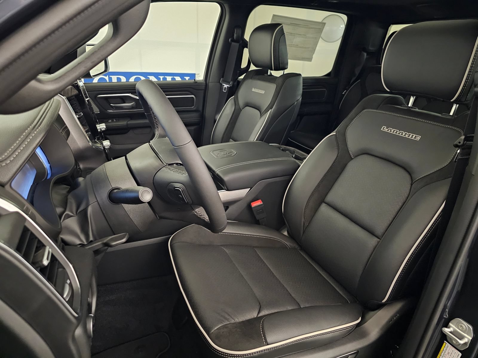 New 2026 RAM 1500 Laramie AWD/4WD image 5