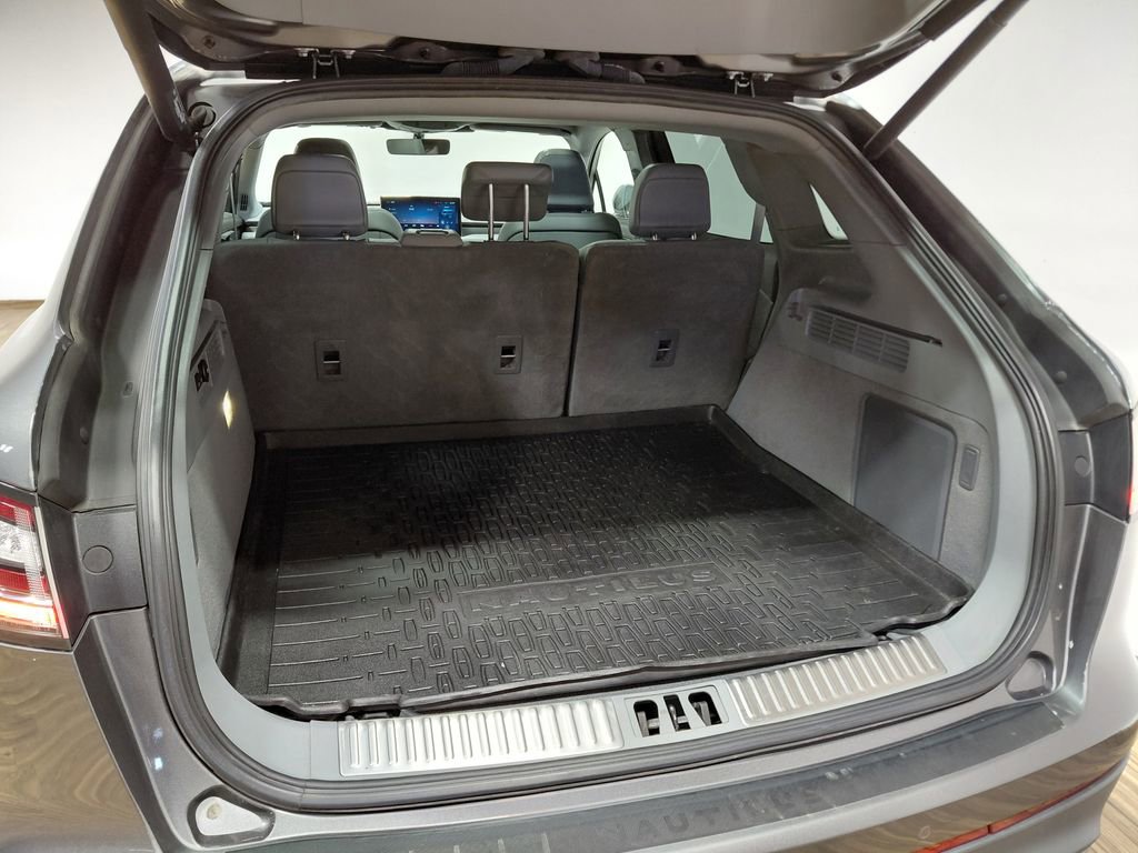 Used 2022 Lincoln Nautilus Reserve w/ Equipment Group 201A AWD/4WD image 46