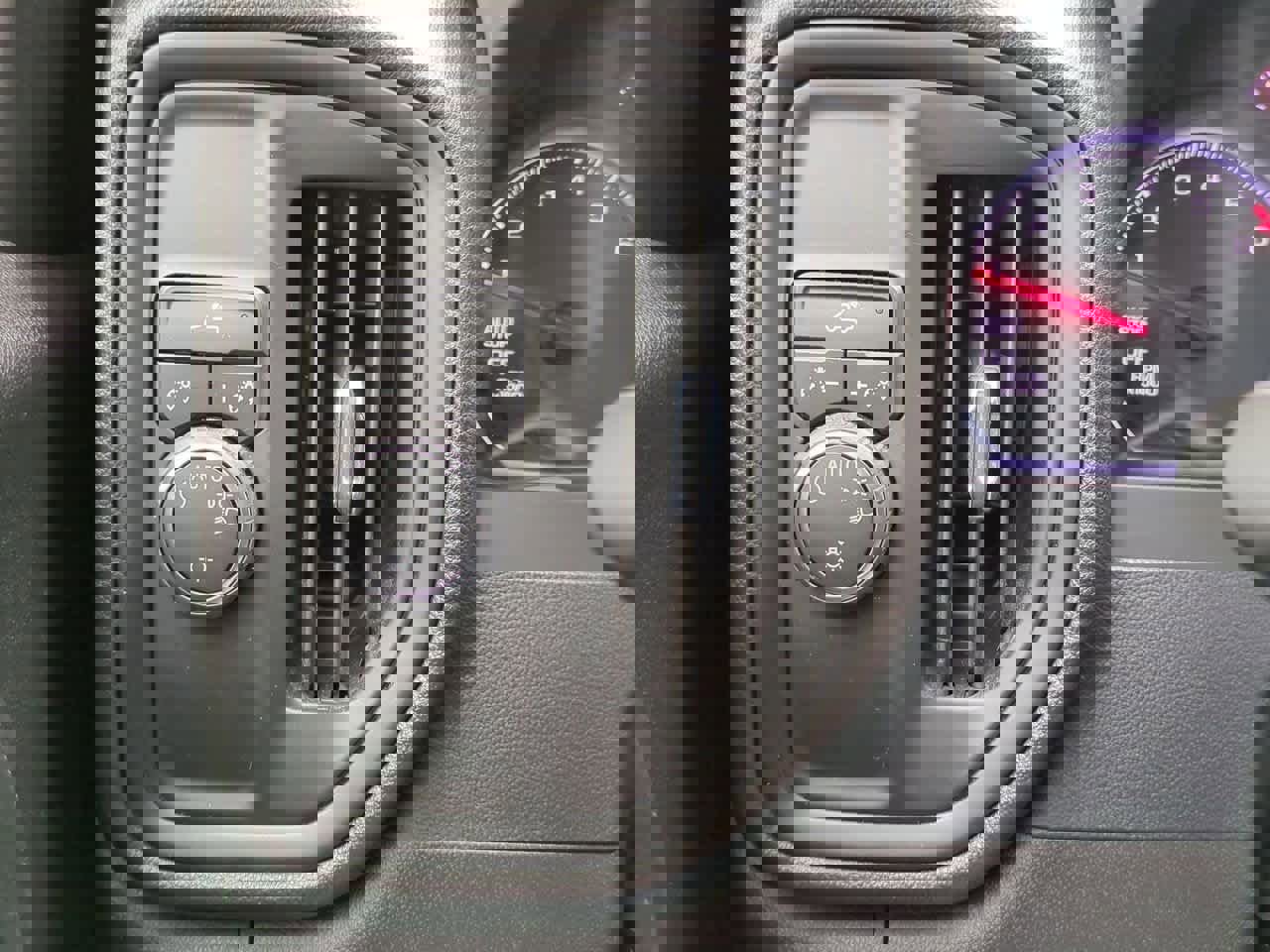 Used 2022 Chevrolet Silverado 1500 Custom image 18