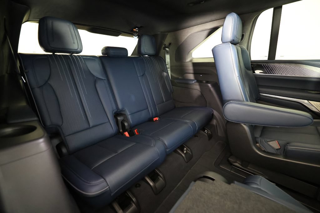Used 2025 Cadillac Escalade IQ Luxury 2 w/ LPO, Premium Carpet Package AWD/4WD image 12