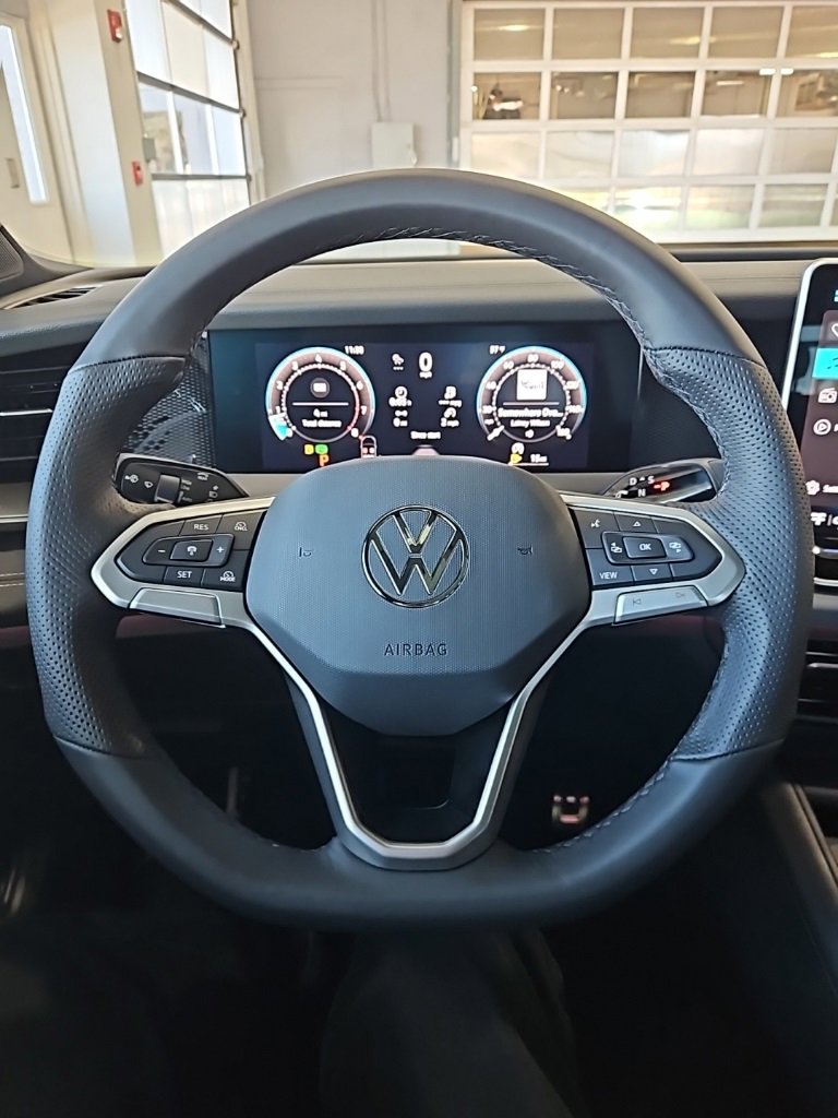 New 2026 Volkswagen Tiguan SE R-Line image 35