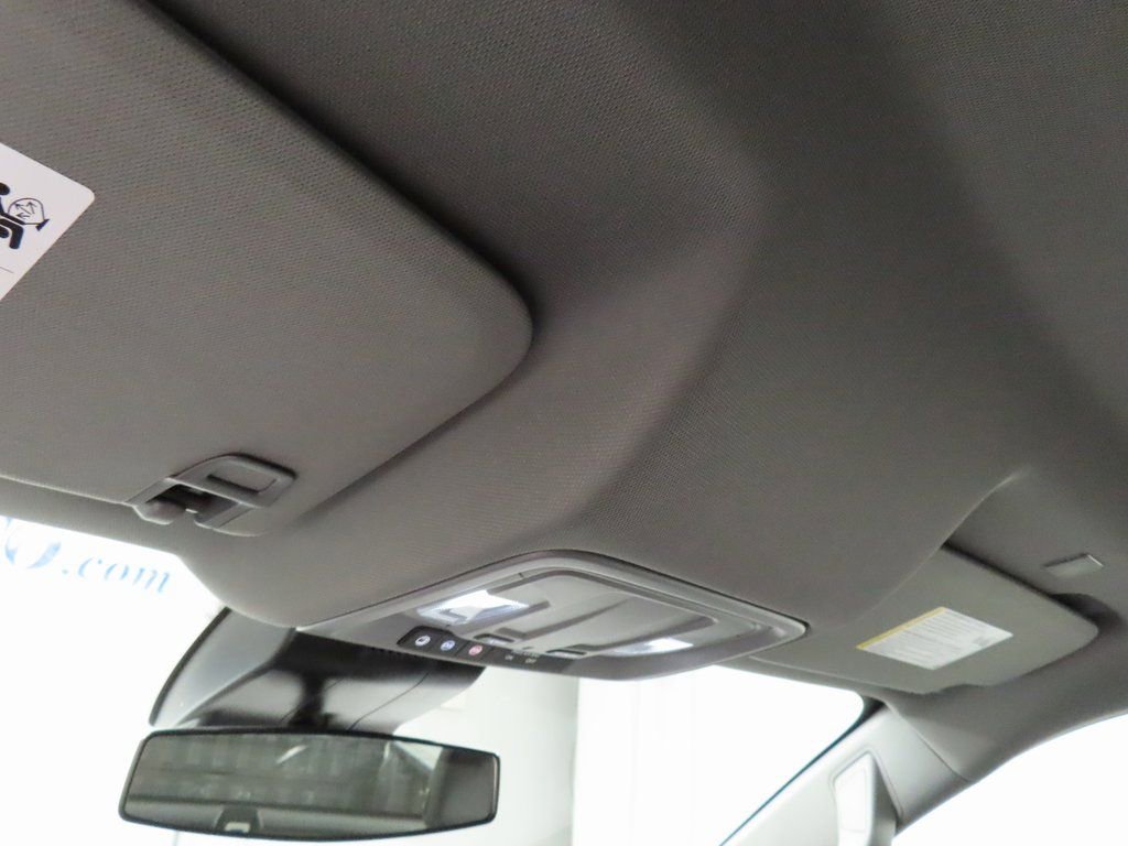 Used 2025 GMC Sierra 2500 SLE image 18