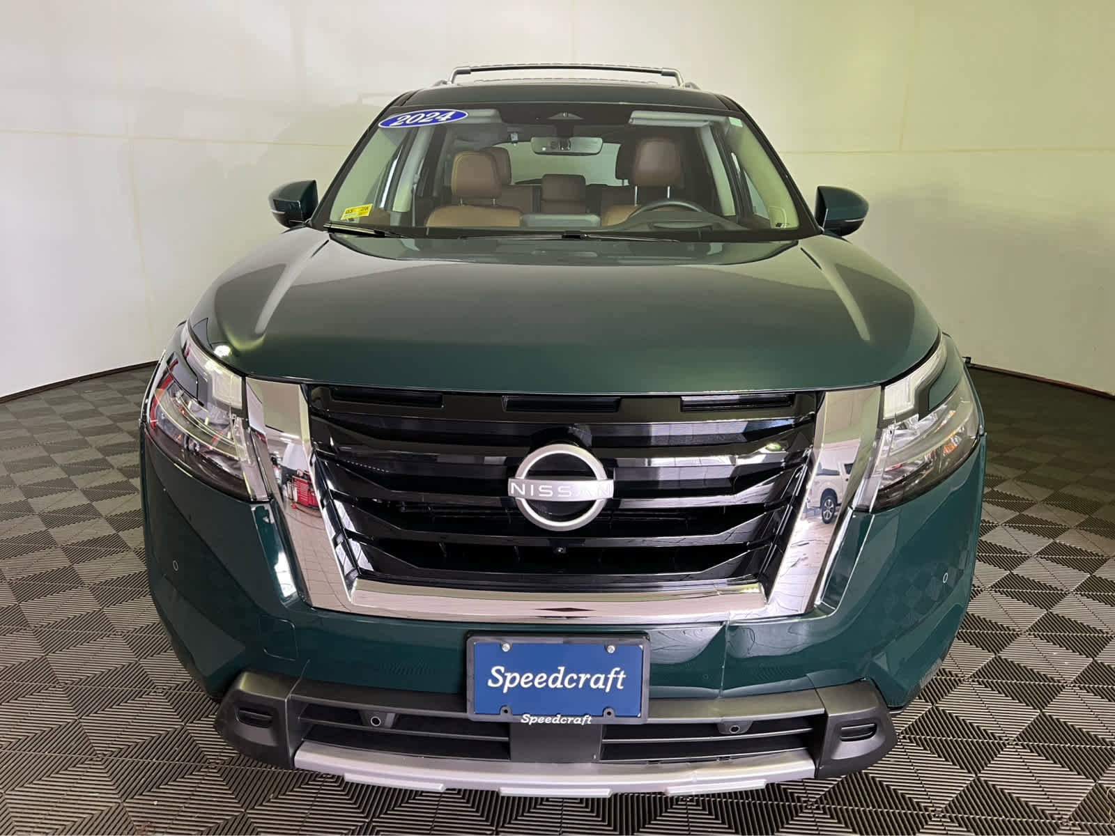 Certified 2024 Nissan Pathfinder Platinum w/ Cargo Package AWD/4WD image 2