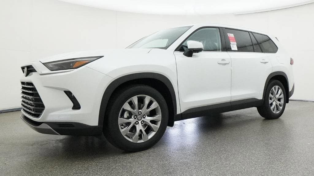 New 2026 Toyota Grand Highlander AWD Hybrid image 17