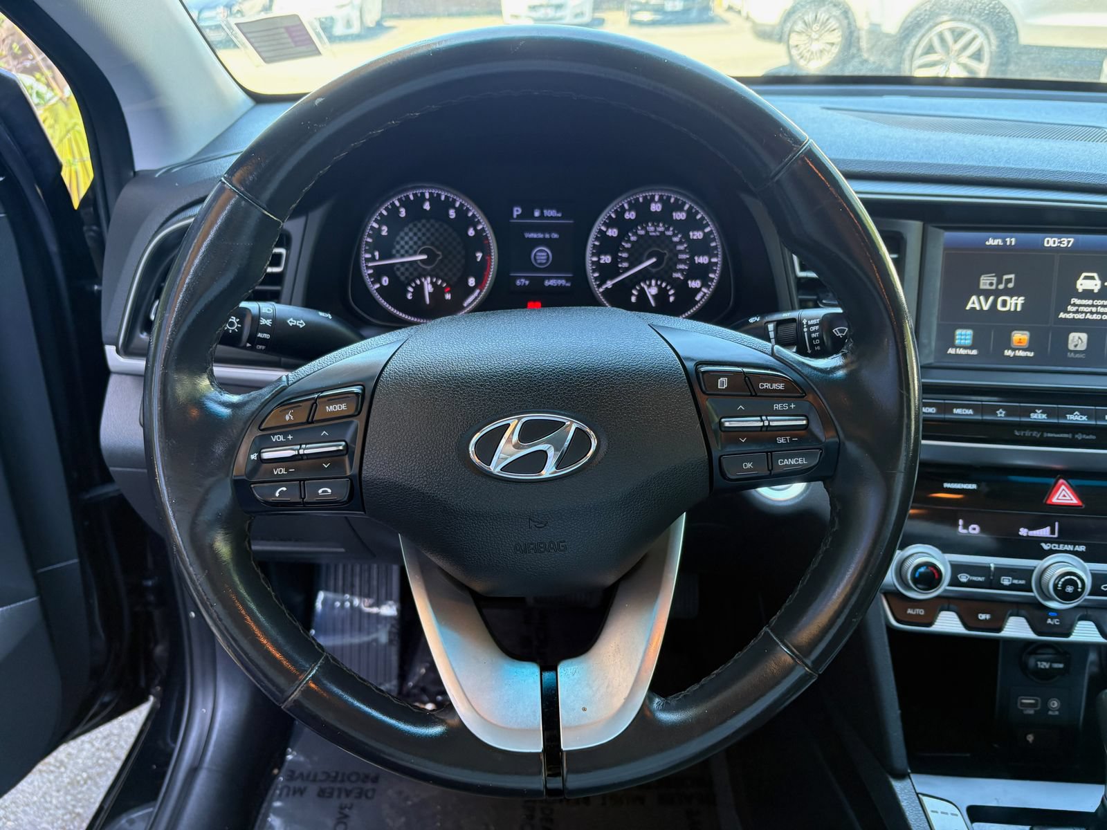 Used 2020 Hyundai Elantra Limited w/ Cargo Package (C1) FWD image 28