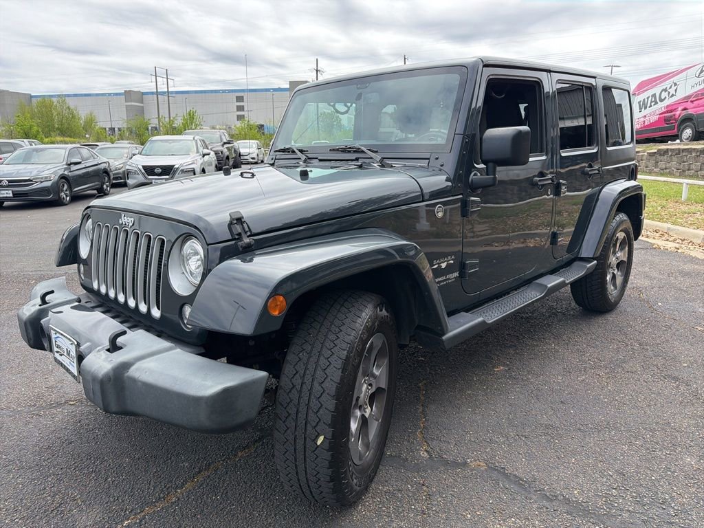 Used 2018 Jeep Wrangler Unlimited Sahara w/ Max Tow Package image 5