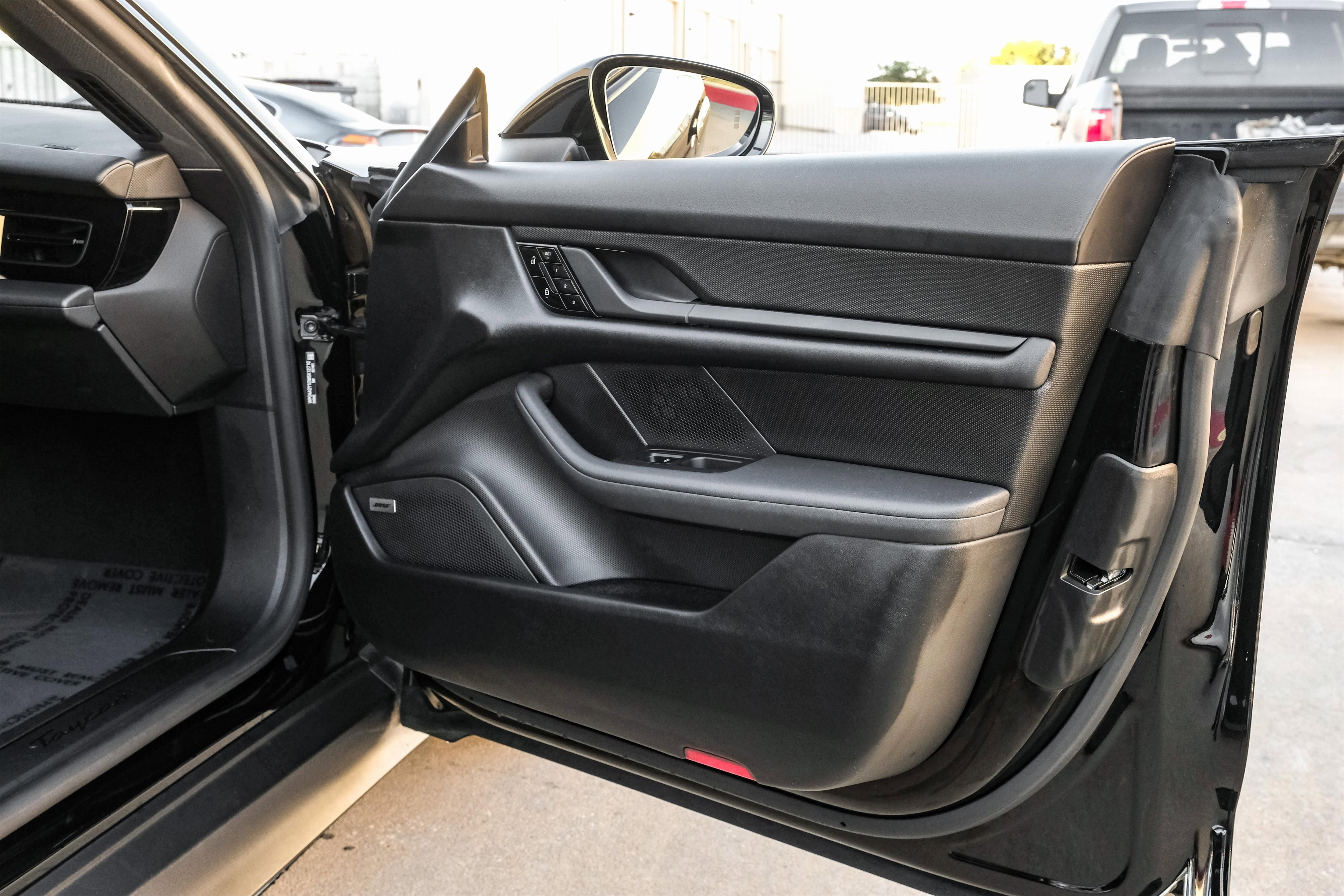 Used 2021 Porsche Taycan image 41