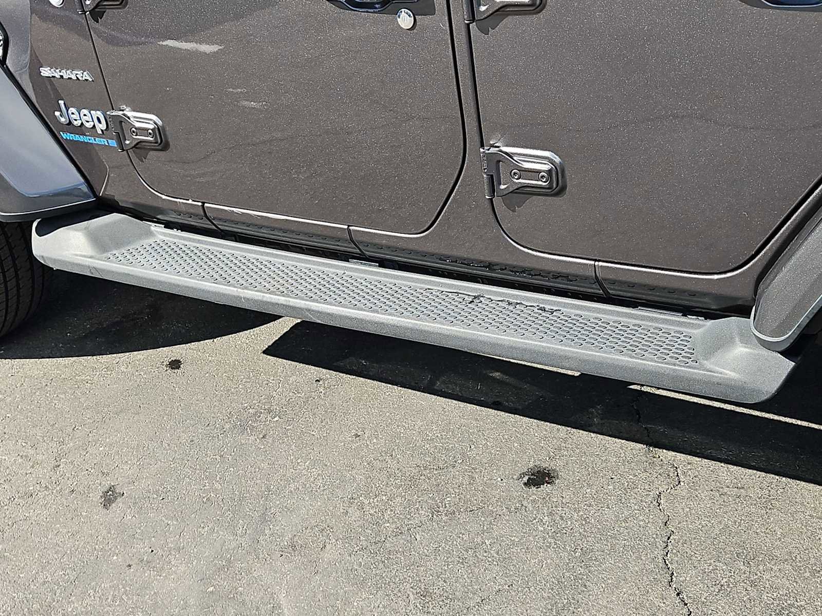 Used 2023 Jeep Wrangler Sahara image 36