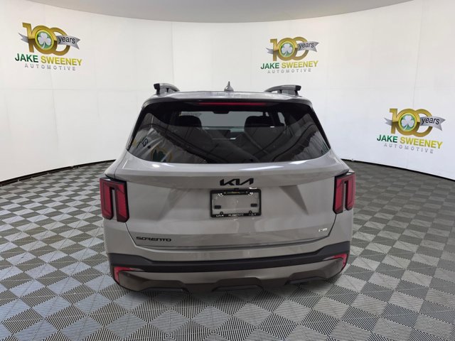 Used 2025 Kia Sorento SX AWD/4WD image 9