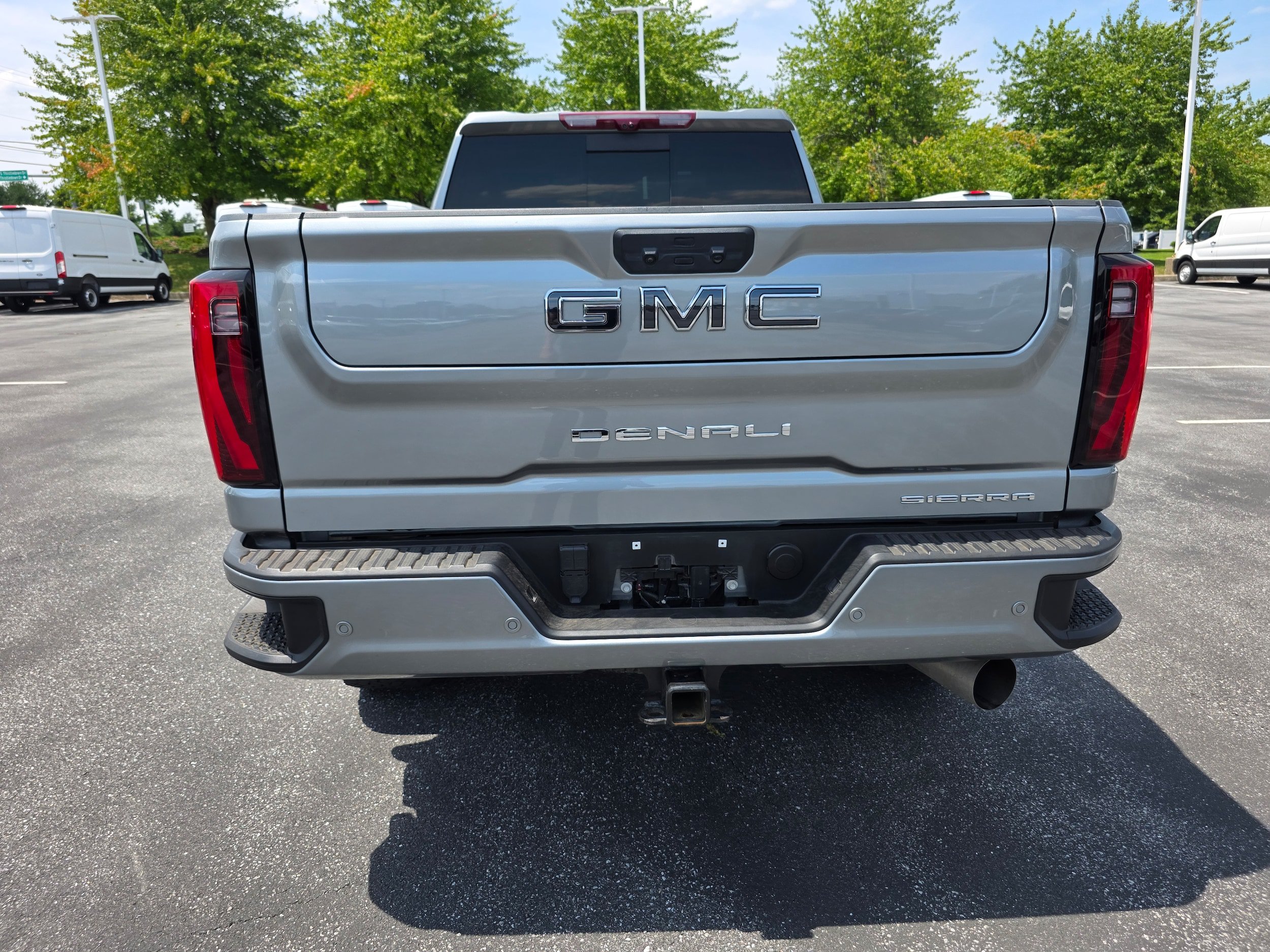 Used 2024 GMC Sierra 2500 Denali Ultimate AWD/4WD image 4
