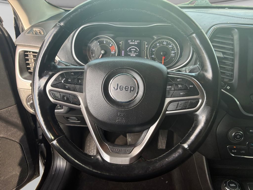 Used 2021 Jeep Cherokee Latitude Plus AWD/4WD image 19