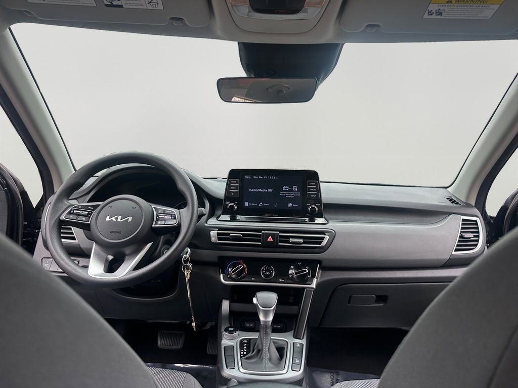 Used 2023 Kia Seltos LX image 10