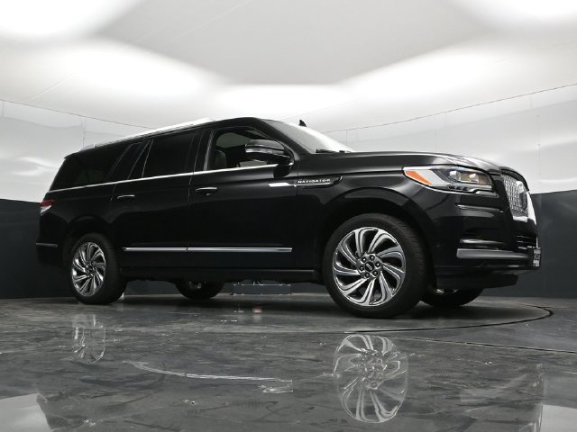 Used 2022 Lincoln Navigator L Reserve AWD/4WD image 63