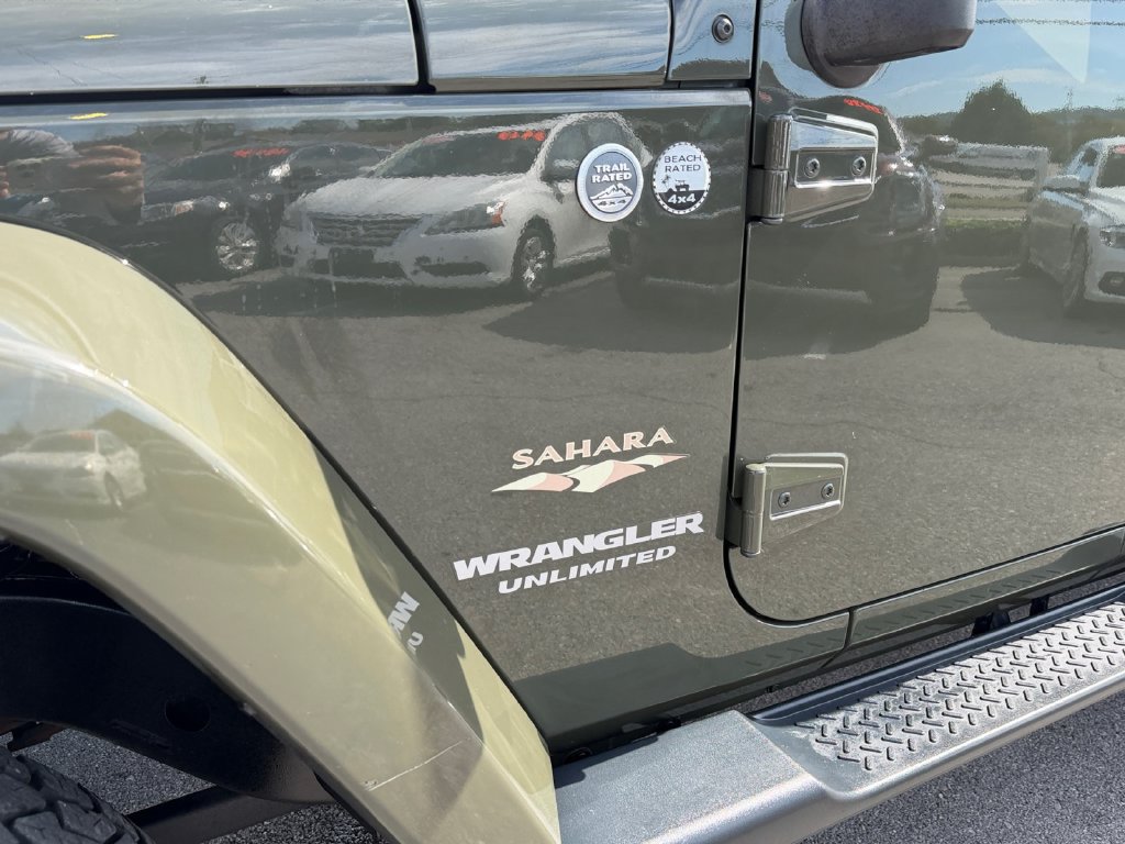 Used 2015 Jeep Wrangler Unlimited Sahara w/ Dual Top Group AWD/4WD image 11