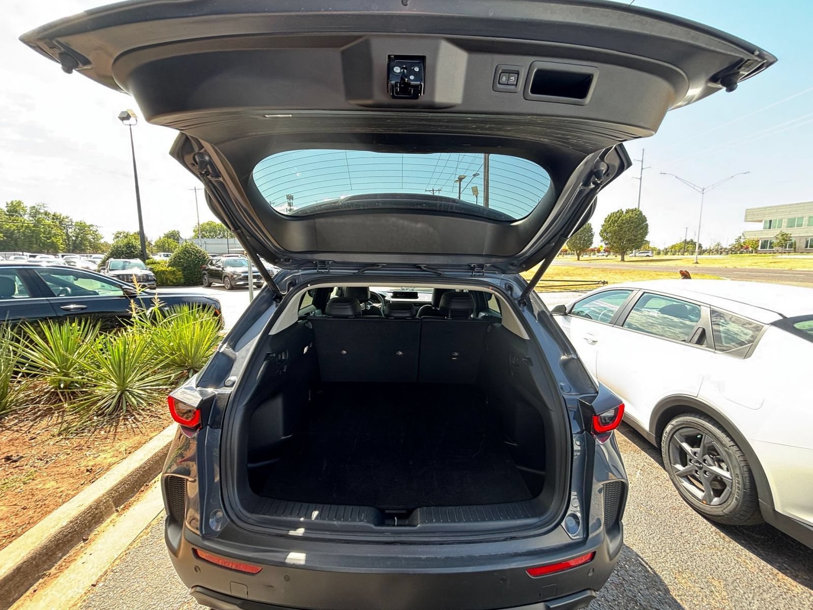 Used 2026 MAZDA CX-50 AWD 2.5 S w/ Premium Package image 32