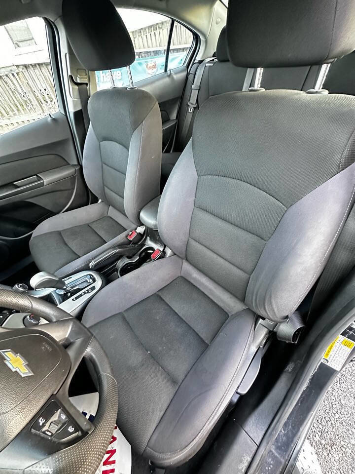 Used 2014 Chevrolet Cruze LT image 17