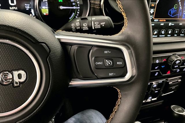 Used 2023 Jeep Wrangler Unlimited Sahara image 27