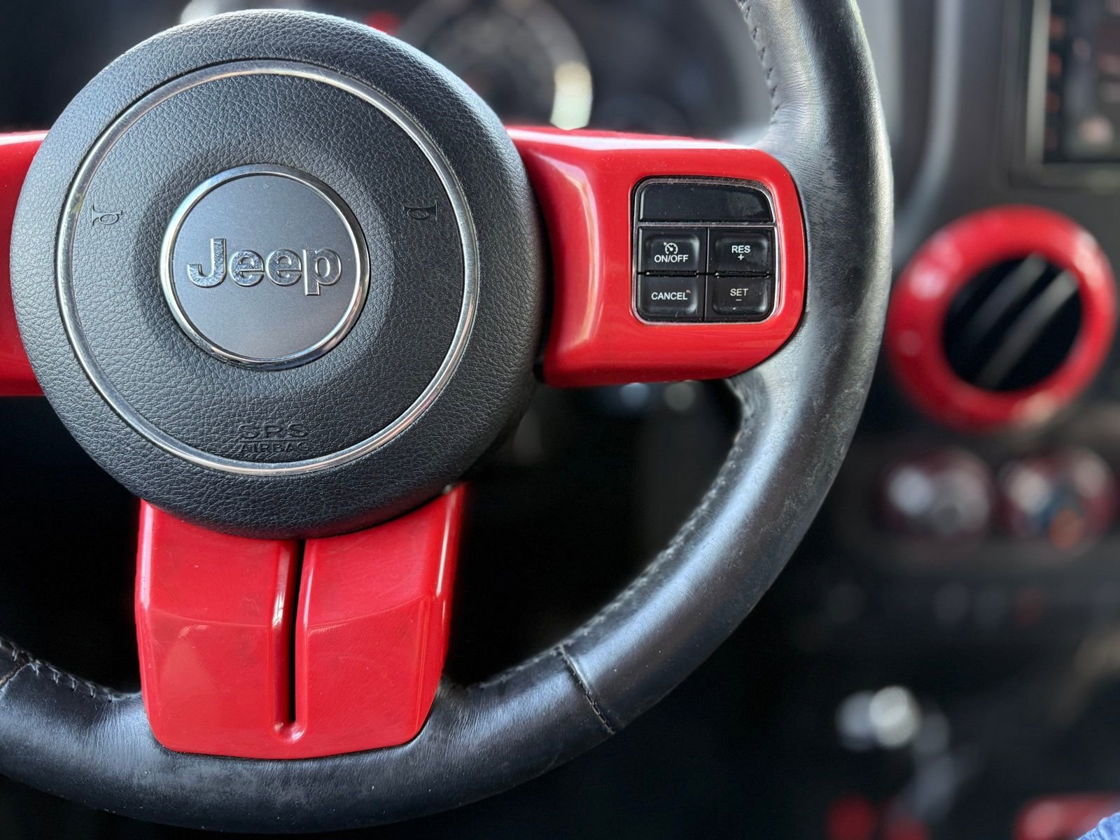 Used 2016 Jeep Wrangler Unlimited Sahara image 24