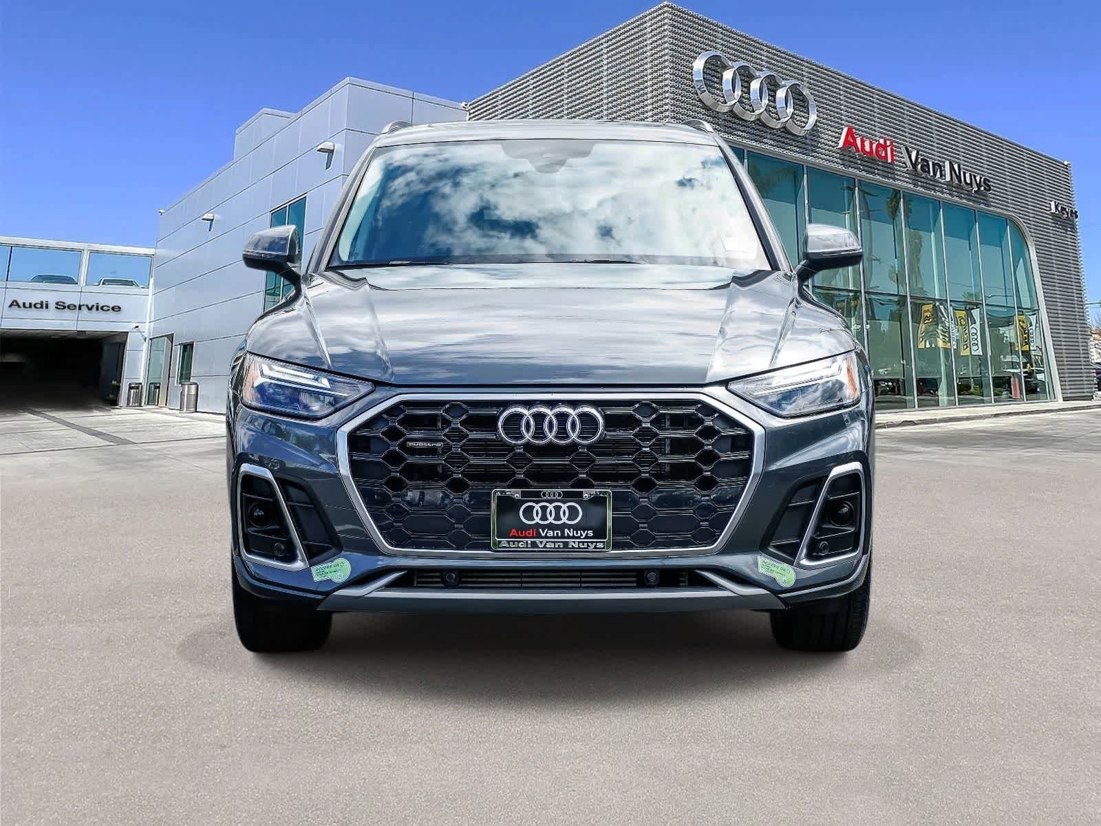 Used 2023 Audi Q5 e Premium w/ Convenience Package image 6