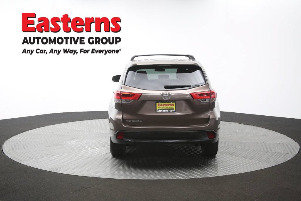 Used 2019 Toyota Highlander LE FWD image 35