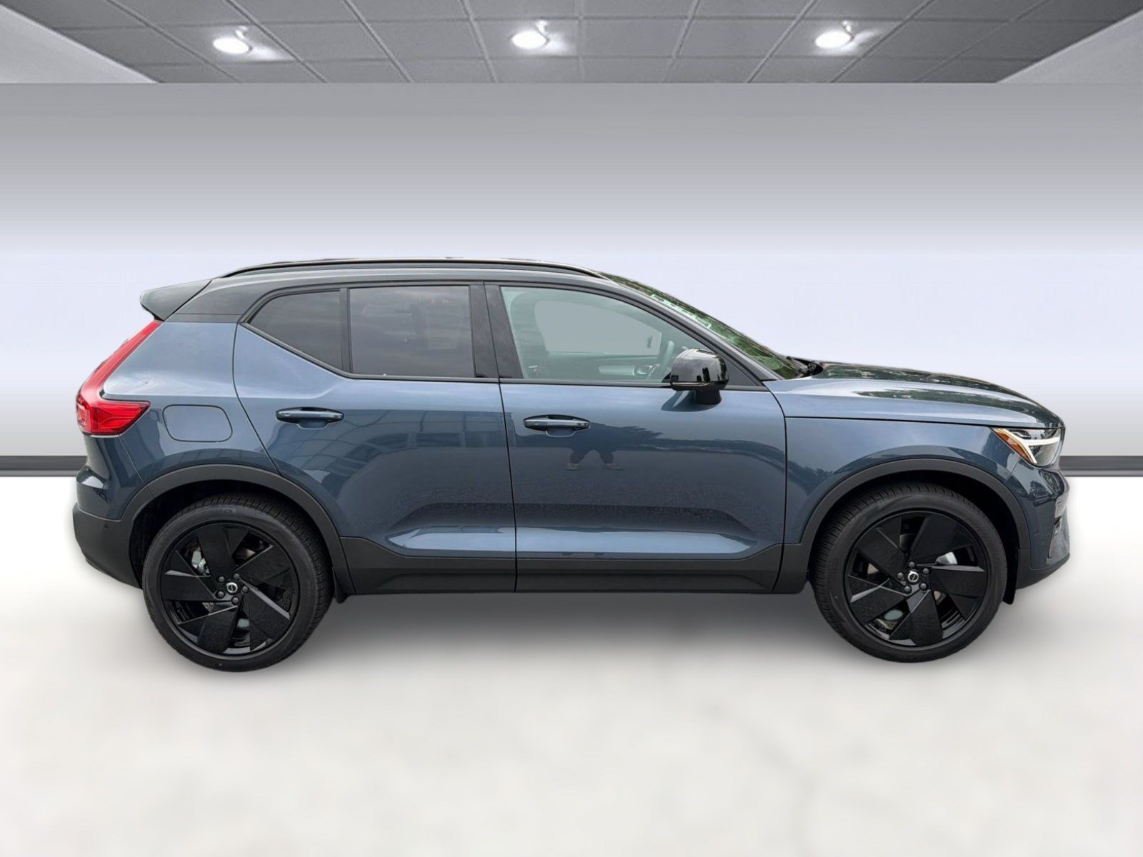 New 2026 Volvo XC40 B5 Ultra w/ Protection Package Premier AWD/4WD image 8