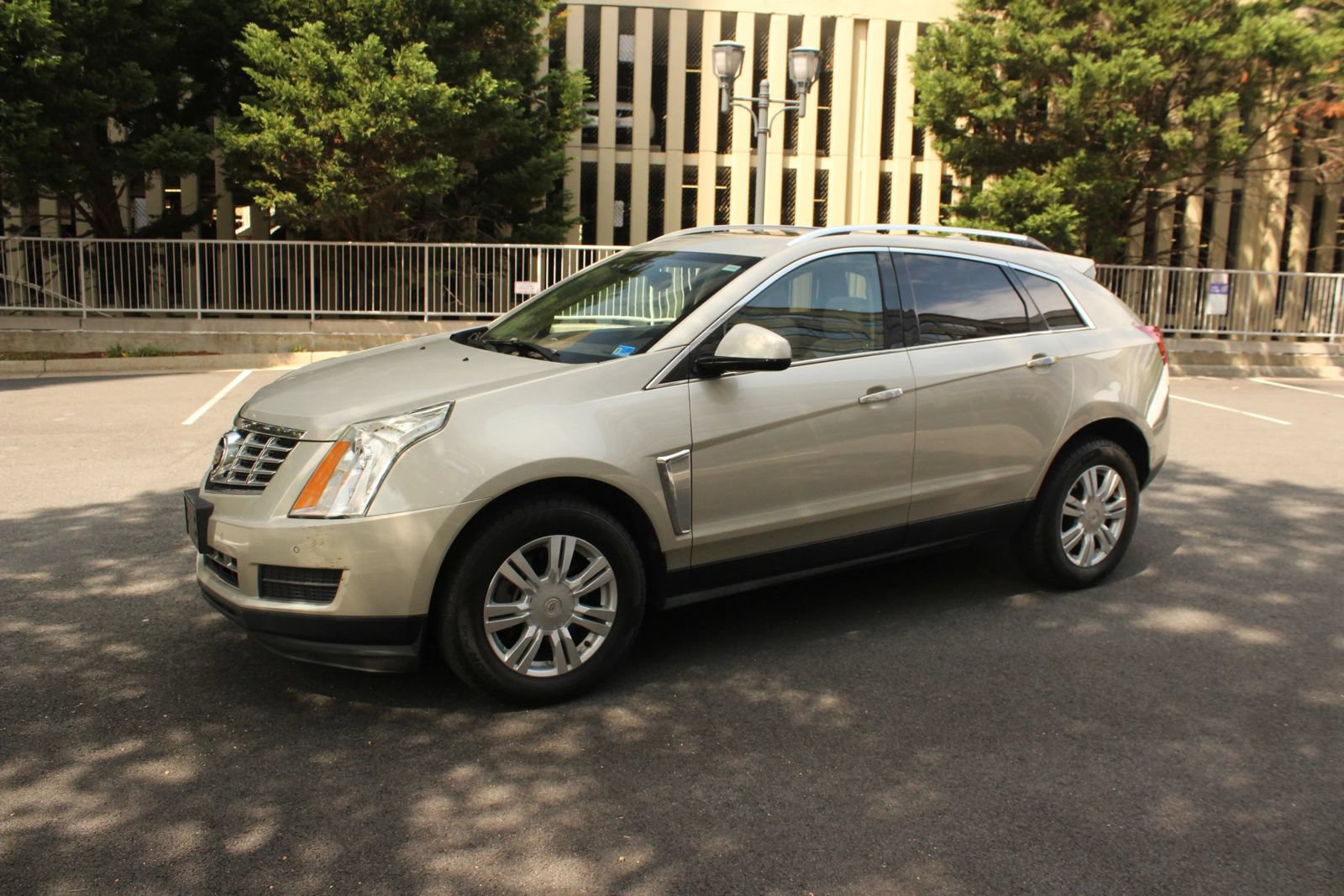 Used 2015 Cadillac SRX Luxury w/ Driver Awareness Package AWD/4WD image 12