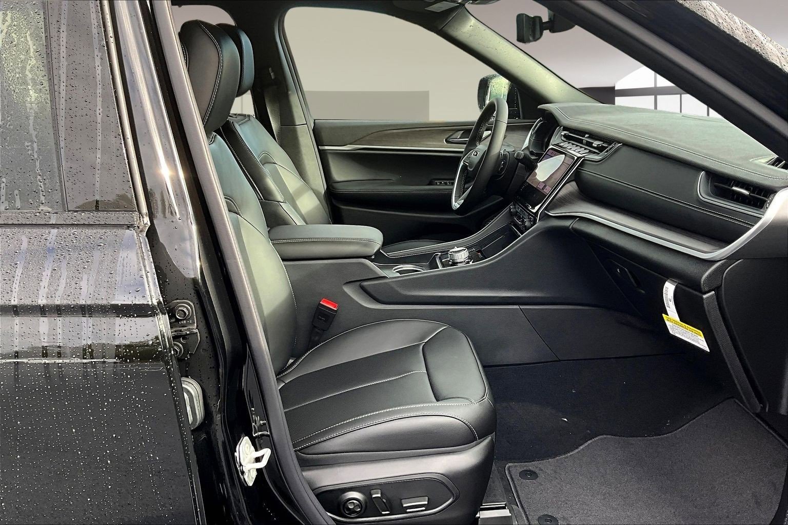 New 2025 Jeep Grand Cherokee L Limited w/ Luxury Tech Group II image 27