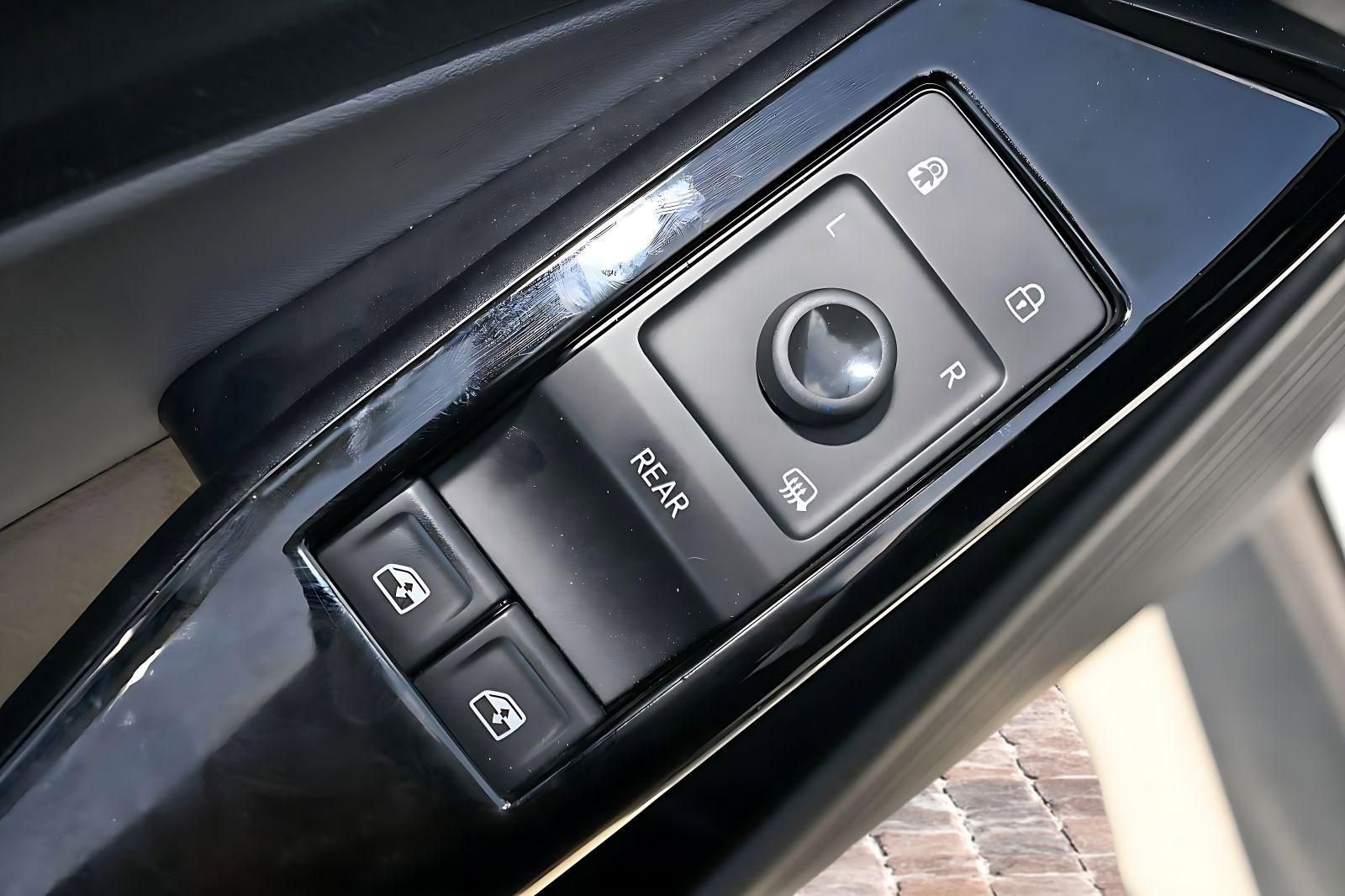 Used 2021 Volkswagen ID.4 Pro RWD image 23