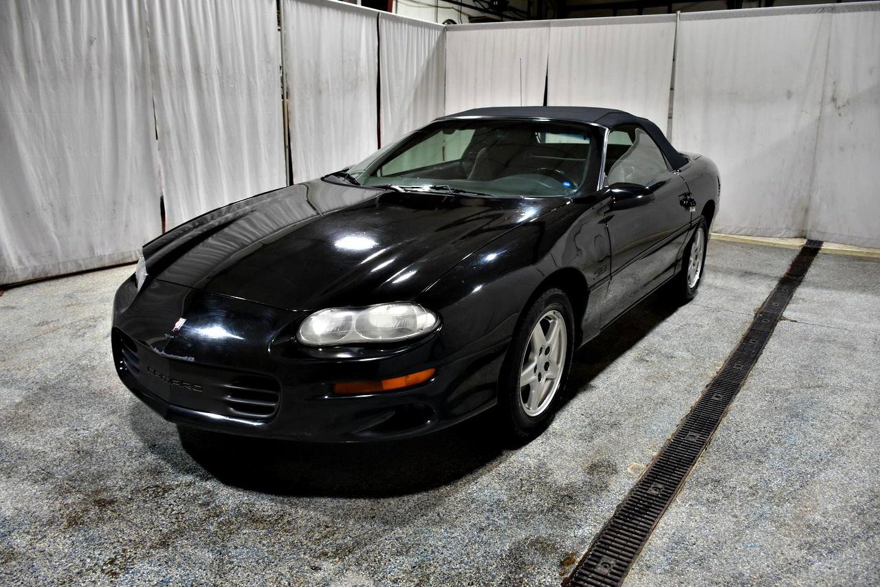 Used 1998 Chevrolet Camaro Z28 RWD image 32