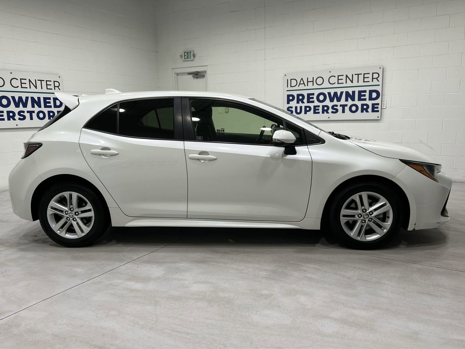 Used 2019 Toyota Corolla SE w/ Carpet Mat Package image 9