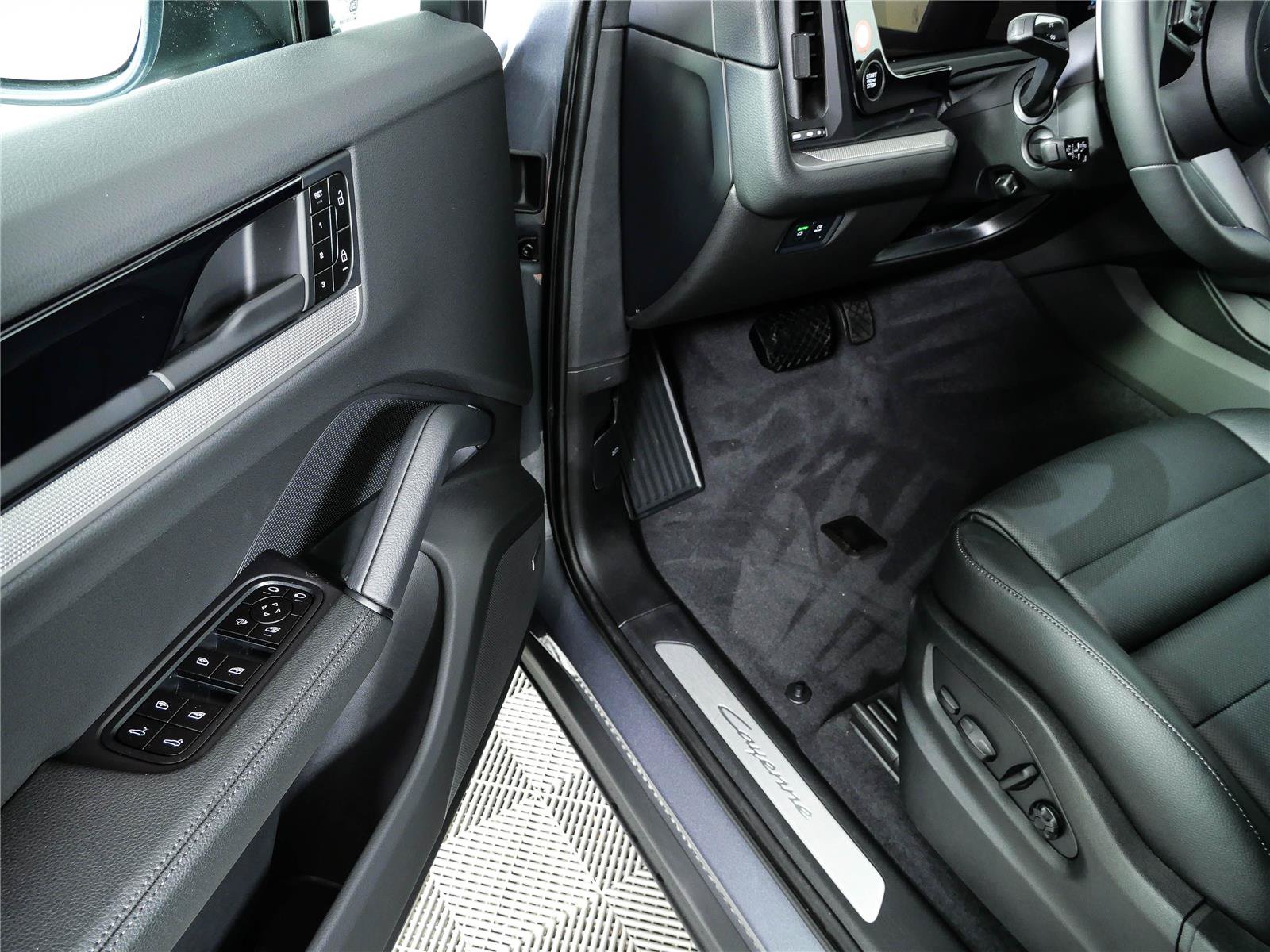 New 2026 Porsche Cayenne AWD/4WD image 8