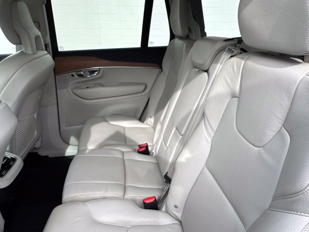 Used 2021 Volvo XC90 T6 Momentum w/ Advanced Package AWD/4WD image 16