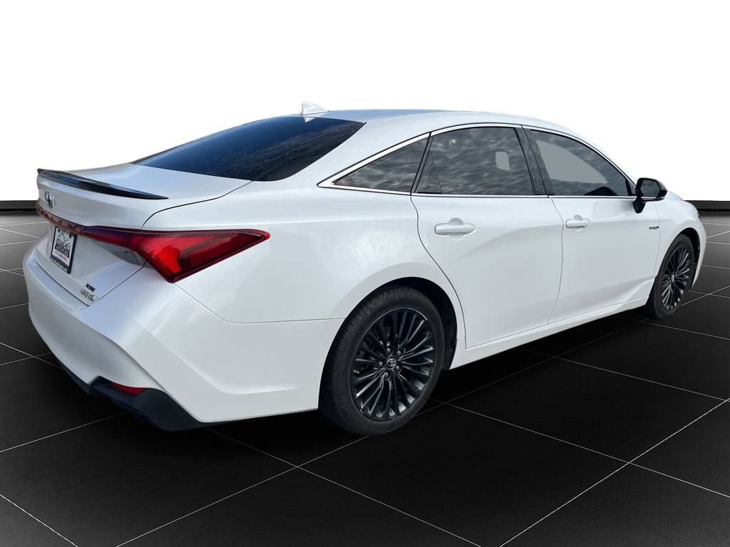 Used 2019 Toyota Avalon XSE w/ All Weather Liner Package image 5