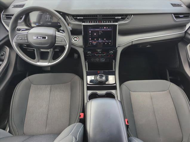 Used 2024 Jeep Grand Cherokee Laredo AWD/4WD image 20