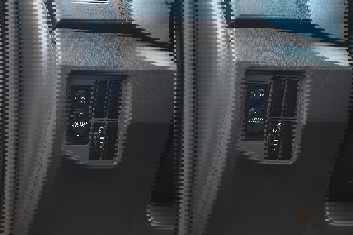 Used 2011 Toyota Prius Five image 21