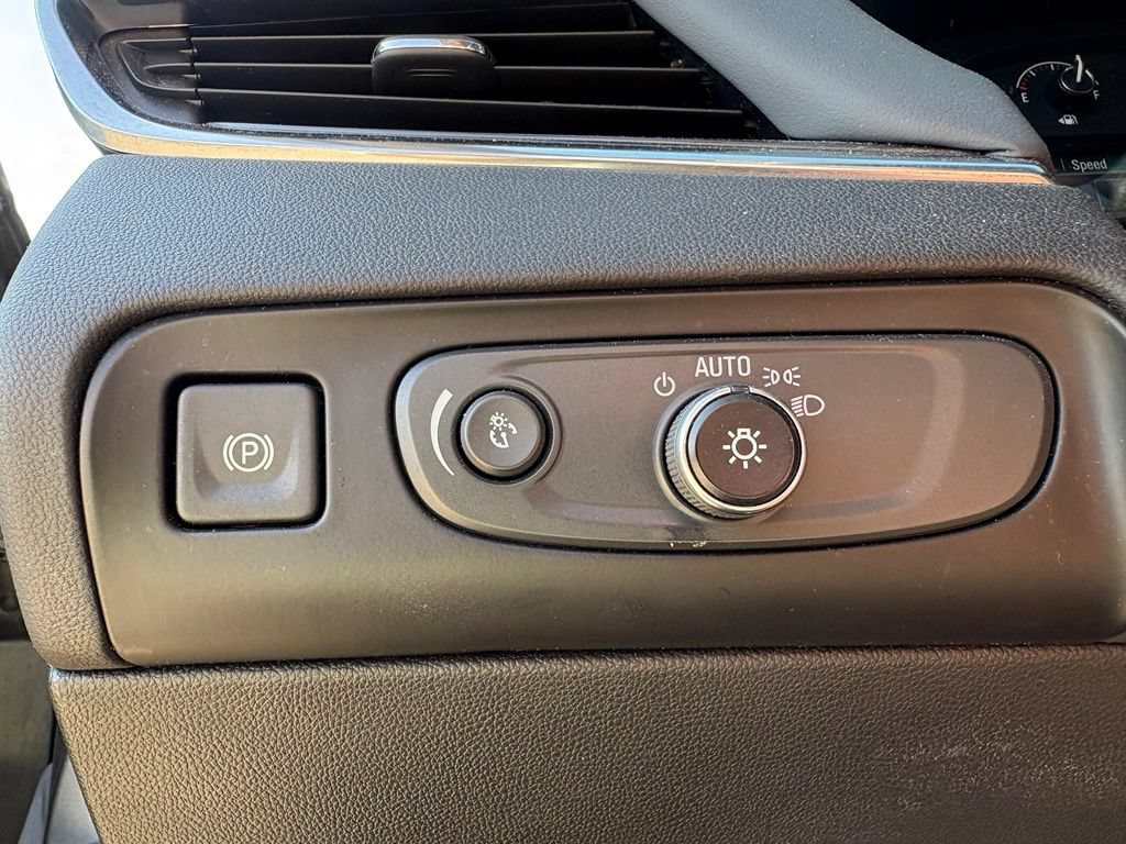 Used 2019 Buick Enclave Essence AWD/4WD image 15