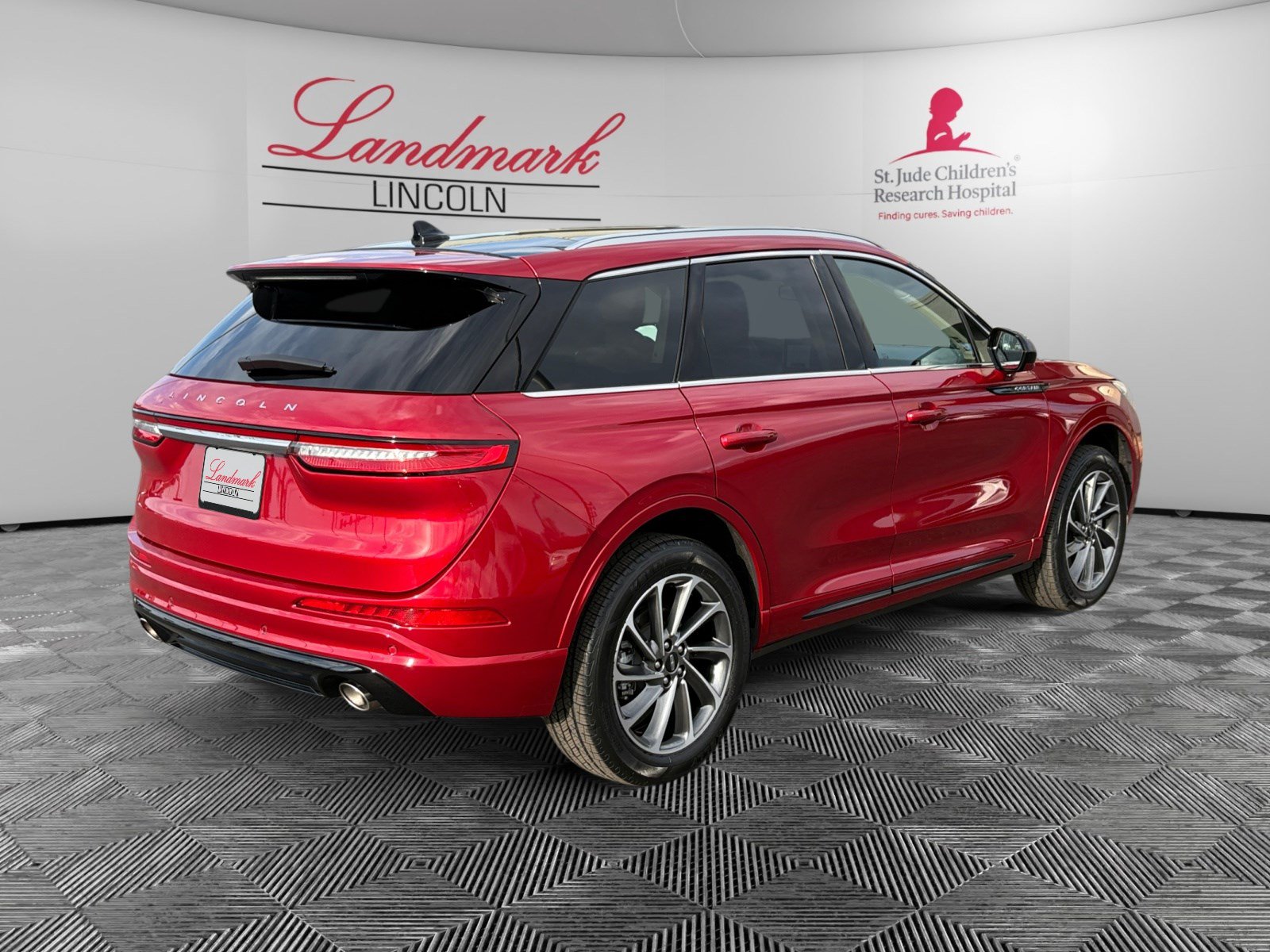 Certified 2024 Lincoln Corsair Grand Touring AWD/4WD image 5