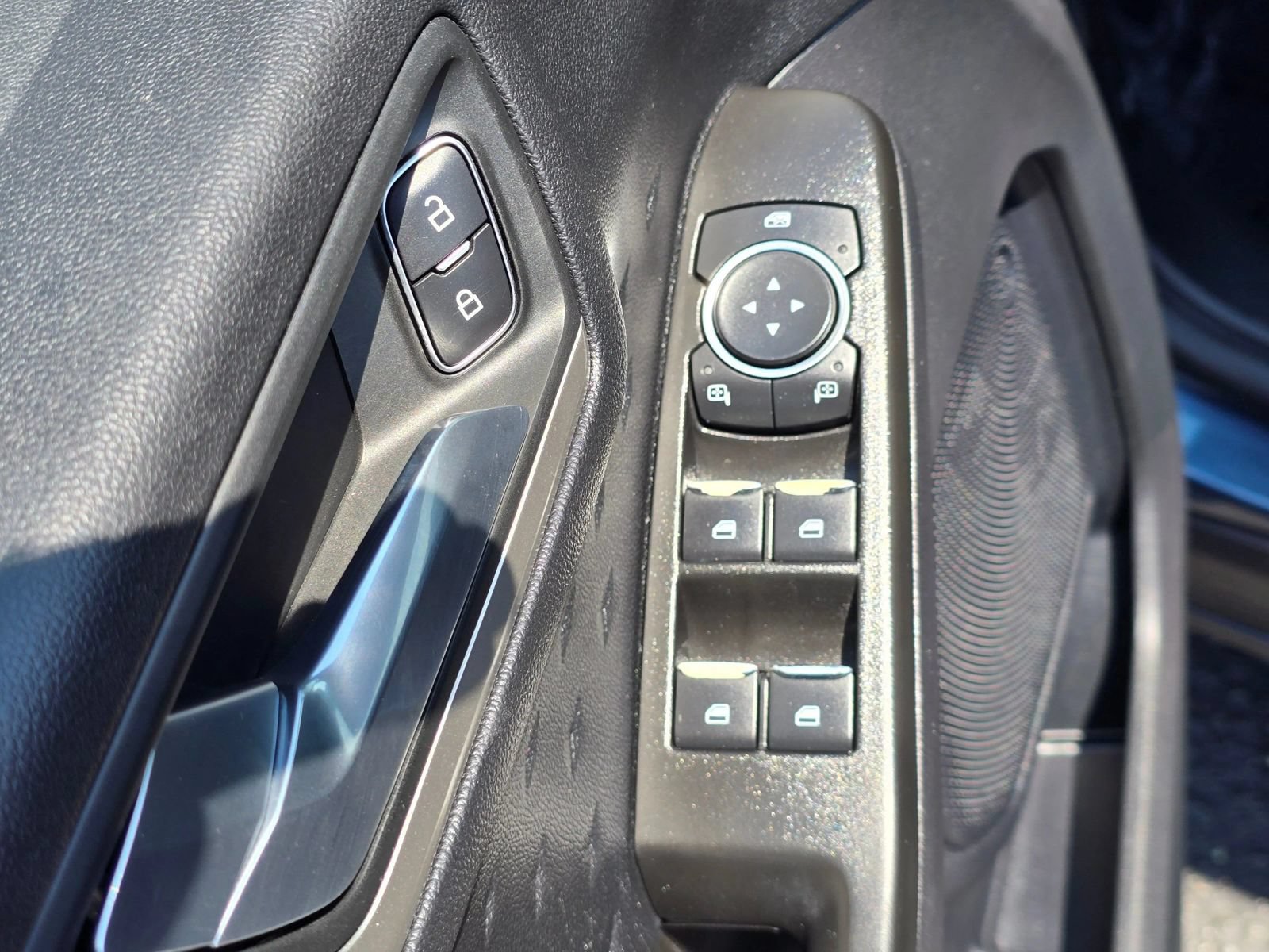 Used 2020 Ford Escape SE FWD image 23