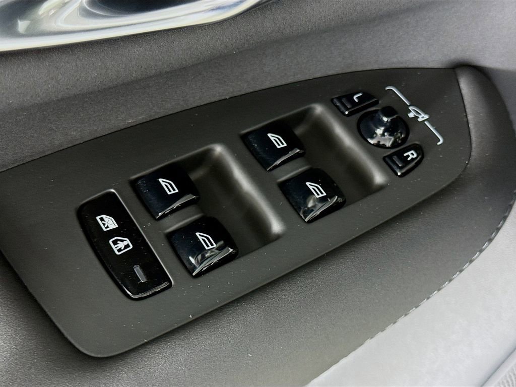 Certified 2026 Volvo XC90 B5 Plus w/ Protection Package image 18