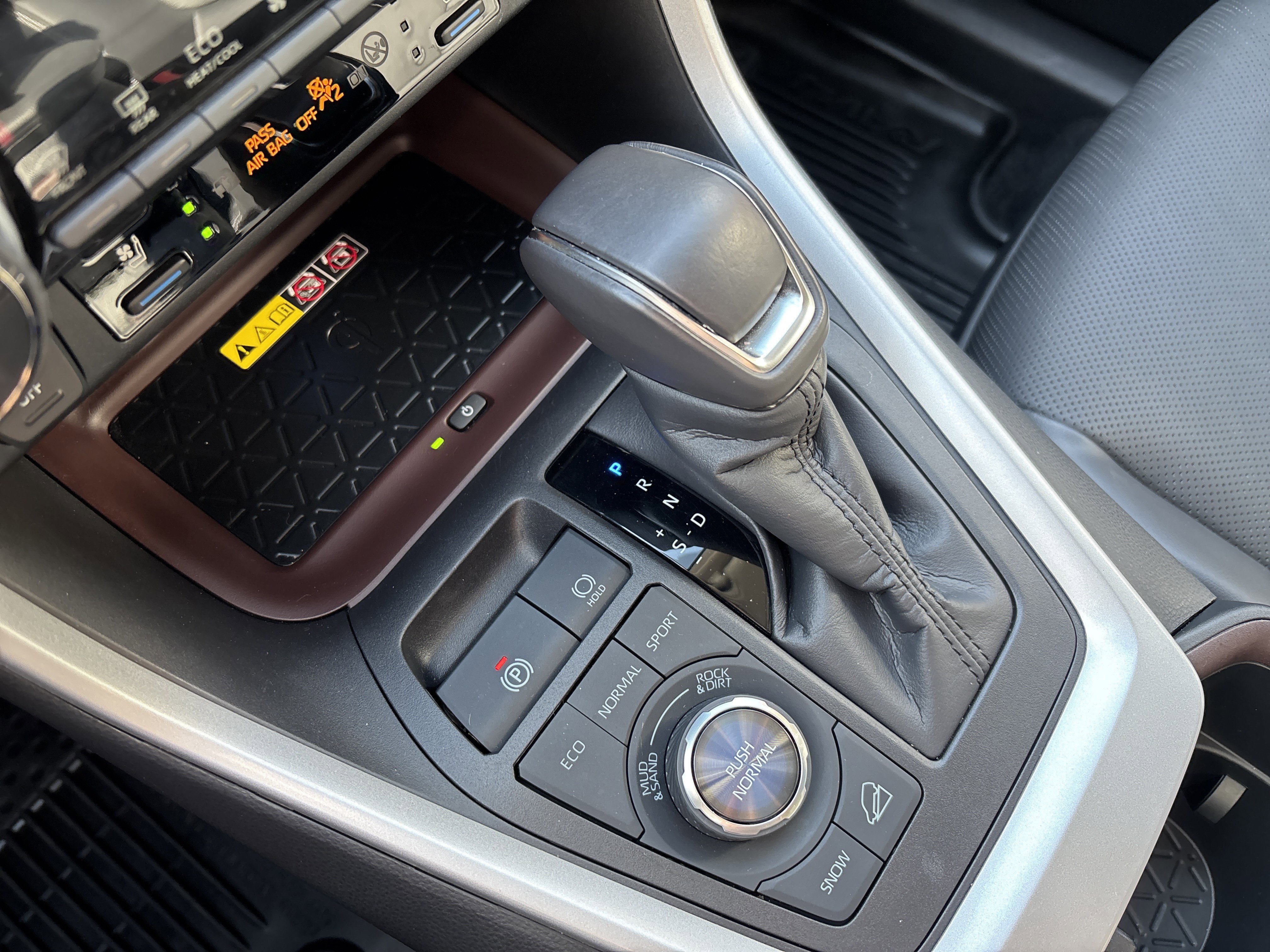 Used 2024 Toyota RAV4 Limited w/ Advanced Technology Package AWD/4WD image 24