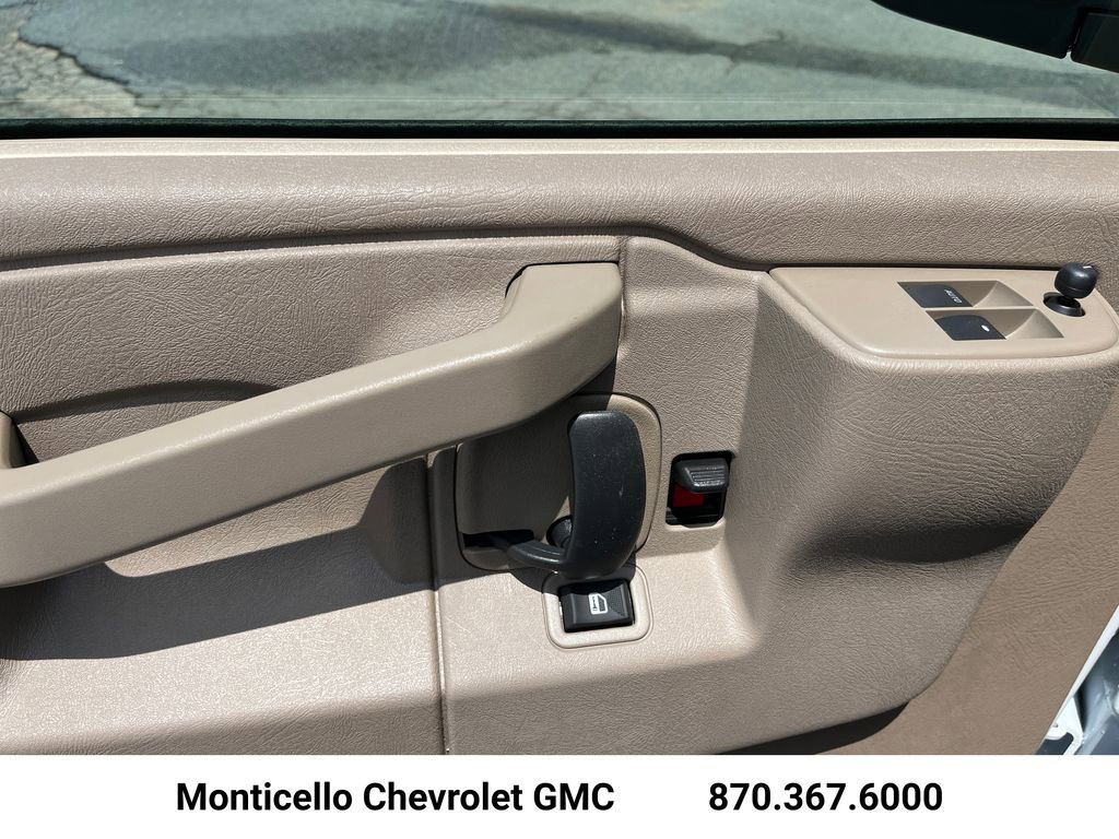 New 2026 Chevrolet Express 2500 w/ Driver Convenience Package RWD image 10