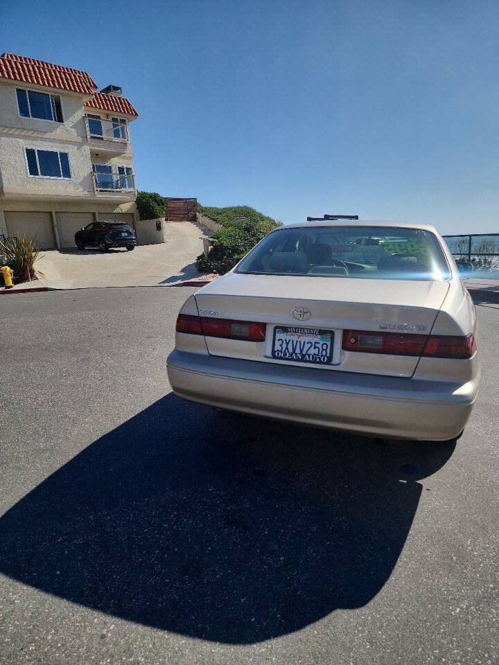 Used 1998 Toyota Camry LE FWD image 6
