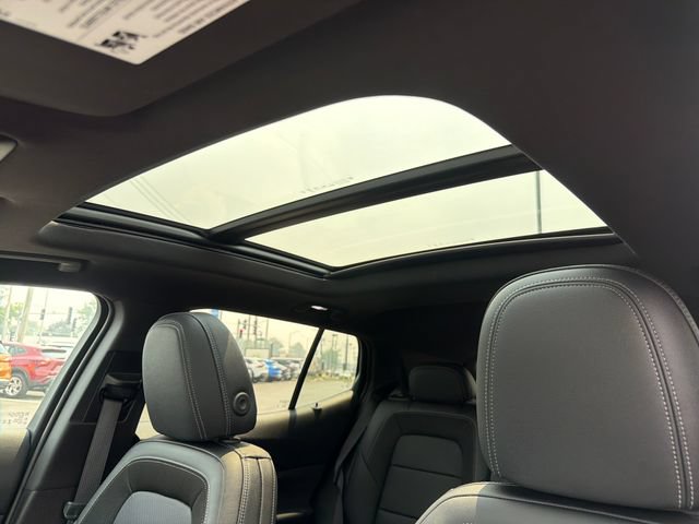Certified 2025 Chevrolet Equinox EV LT w/ Convenience Package FWD image 24